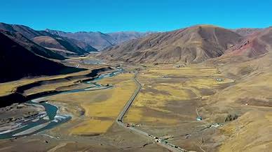 西藏索曲河流秋季航拍4K视频的预览图